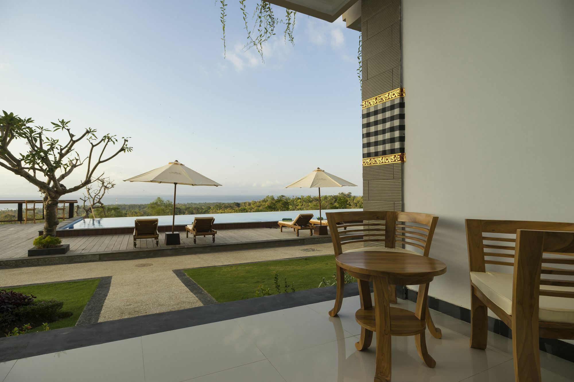 Toyapakeh Semabu Hills Hotel Nusa Penida מראה חיצוני תמונה